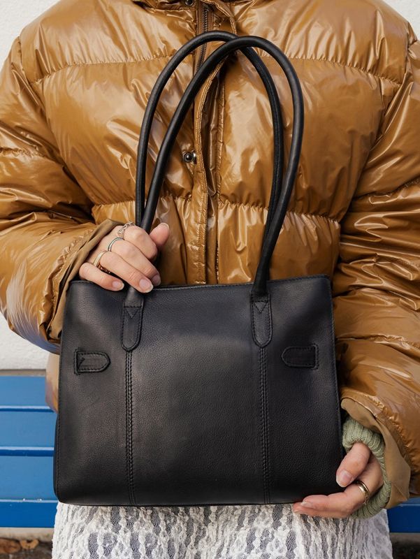 Nellie Small - Black