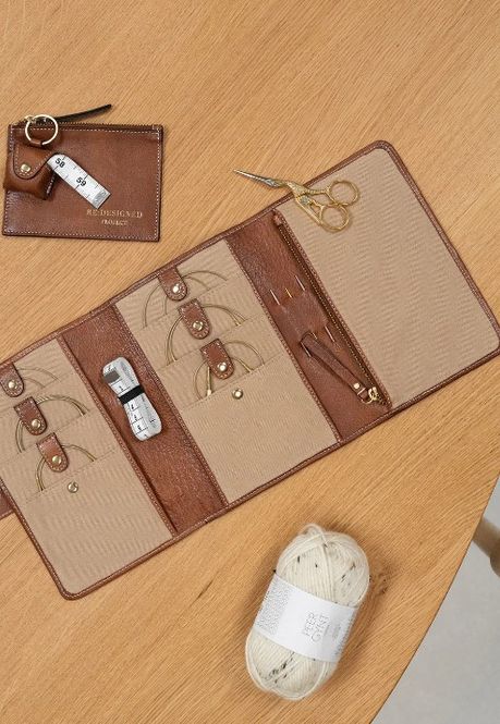 Hovedbilde Project 7 - Walnut/gold