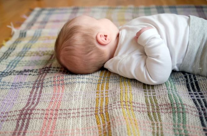 Hovedbilde Aftenstrikk Babypledd i ...