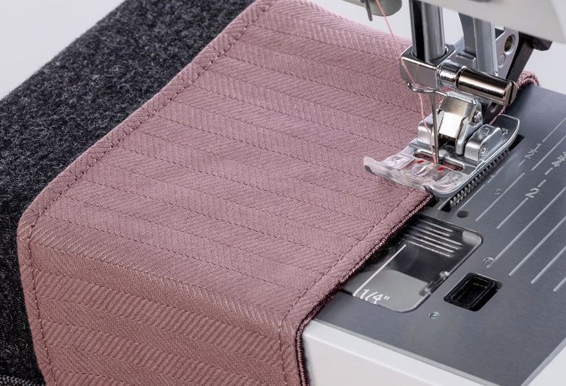 PFAFF®-dyne ambition™ 635