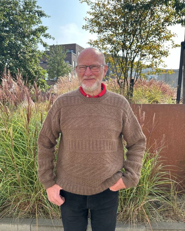 Storm Sweater Man (papir)