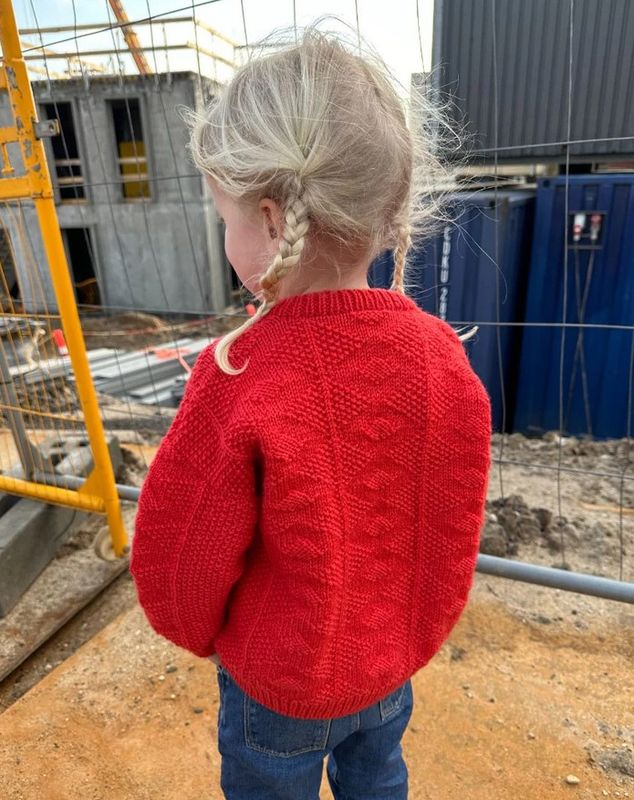 Esther Sweater Junior (papirformat)