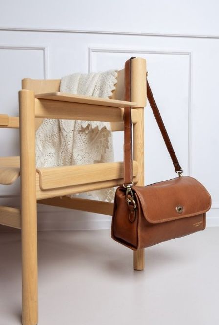 Hovedbilde Project 74 - Walnut